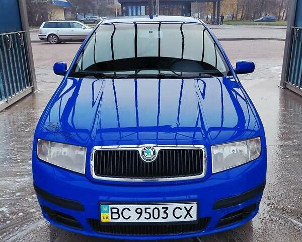 Синий Шкода Фабия, объемом двигателя 1.4 л и пробегом 280 тыс. км за 4000 $, фото 1 на Automoto.ua