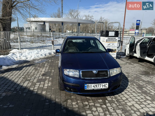 Синий Шкода Фабия, объемом двигателя 1.39 л и пробегом 228 тыс. км за 4299 $, фото 1 на Automoto.ua