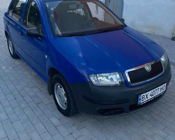 Синий Шкода Фабия, объемом двигателя 1.2 л и пробегом 200 тыс. км за 3300 $, фото 1 на Automoto.ua
