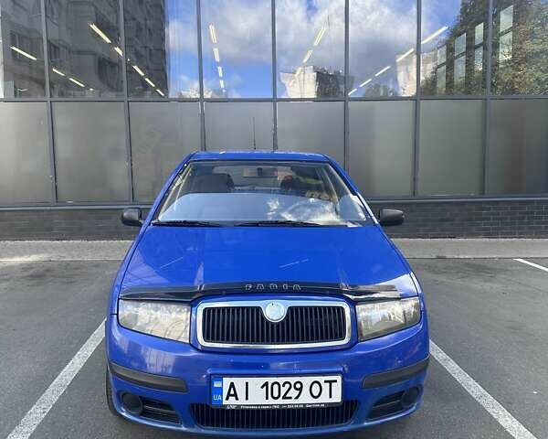 Синий Шкода Фабия, объемом двигателя 1.2 л и пробегом 271 тыс. км за 2800 $, фото 1 на Automoto.ua