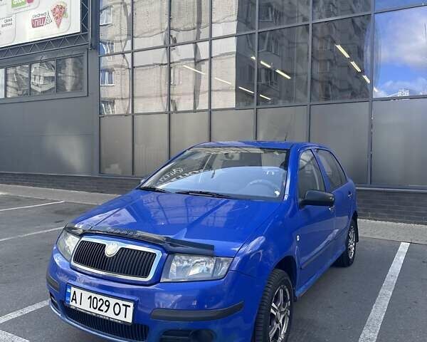 Синий Шкода Фабия, объемом двигателя 1.2 л и пробегом 271 тыс. км за 3000 $, фото 1 на Automoto.ua