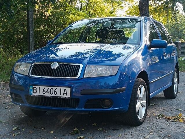 Синий Шкода Фабия, объемом двигателя 1.39 л и пробегом 245 тыс. км за 3800 $, фото 1 на Automoto.ua