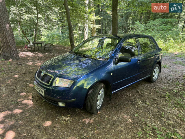 Синий Шкода Фабия, объемом двигателя 1.2 л и пробегом 122 тыс. км за 3800 $, фото 1 на Automoto.ua