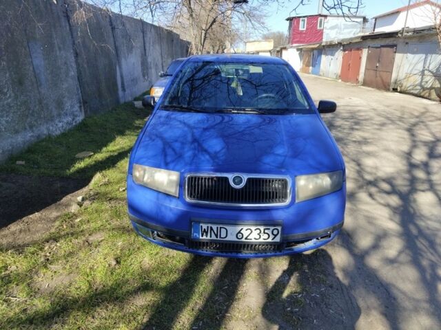 Синий Шкода Фабия, объемом двигателя 1.4 л и пробегом 350 тыс. км за 1550 $, фото 1 на Automoto.ua