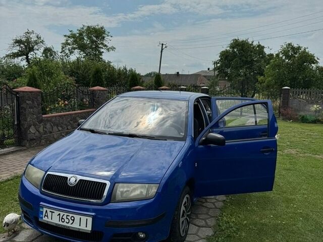Синий Шкода Фабия, объемом двигателя 1.2 л и пробегом 218 тыс. км за 3200 $, фото 1 на Automoto.ua