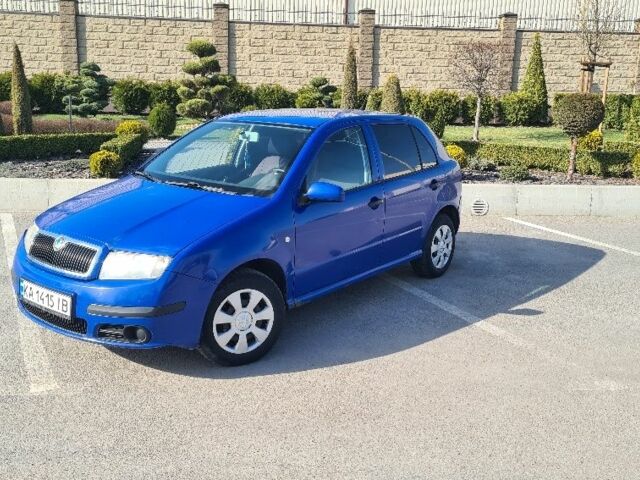 Синий Шкода Фабия, объемом двигателя 1.4 л и пробегом 233 тыс. км за 3400 $, фото 1 на Automoto.ua