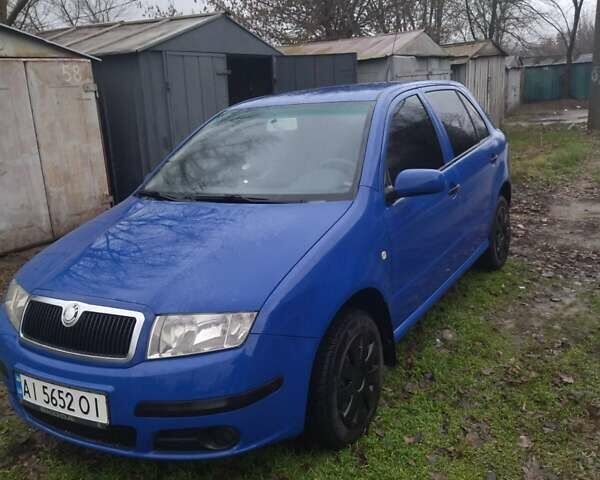 Синий Шкода Фабия, объемом двигателя 1.4 л и пробегом 335 тыс. км за 4300 $, фото 1 на Automoto.ua