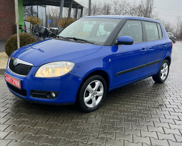 Синій Шкода Фабія, об'ємом двигуна 1.6 л та пробігом 204 тис. км за 6400 $, фото 1 на Automoto.ua