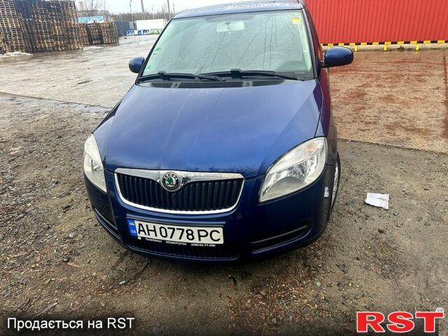 Синий Шкода Фабия, объемом двигателя 1.6 л и пробегом 177 тыс. км за 6500 $, фото 1 на Automoto.ua