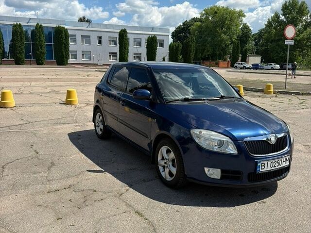 Синий Шкода Фабия, объемом двигателя 1.39 л и пробегом 145 тыс. км за 5700 $, фото 1 на Automoto.ua