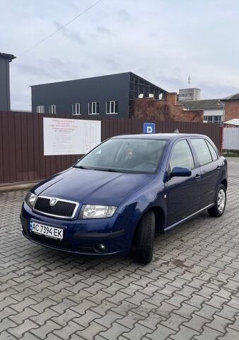 Синий Шкода Фабия, объемом двигателя 1.39 л и пробегом 205 тыс. км за 4000 $, фото 1 на Automoto.ua