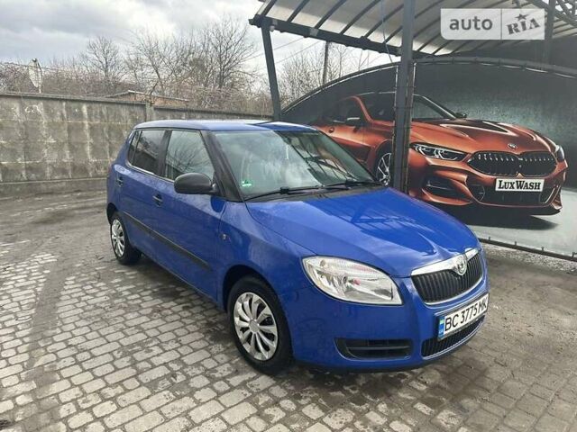 Синий Шкода Фабия, объемом двигателя 1.2 л и пробегом 153 тыс. км за 4100 $, фото 1 на Automoto.ua
