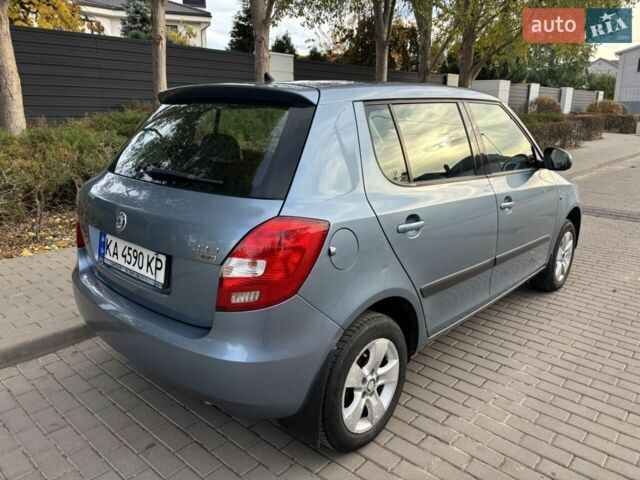 Синий Шкода Фабия, объемом двигателя 1.39 л и пробегом 165 тыс. км за 5200 $, фото 1 на Automoto.ua