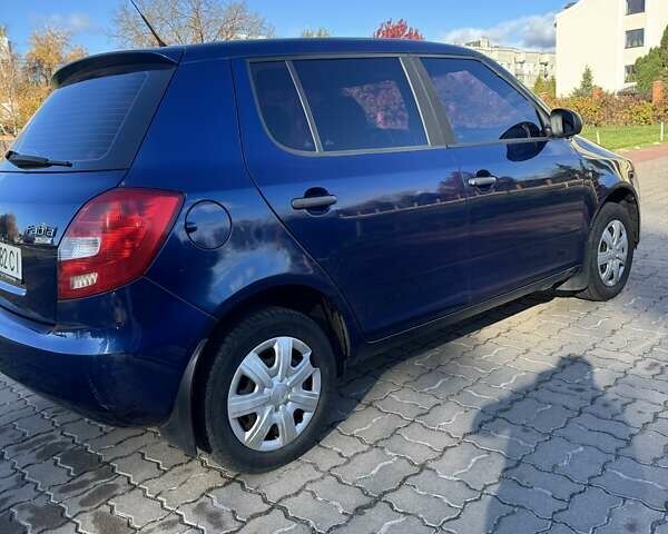 Шкода Фабия 2008 в Обухове на Automoto.ua Синий Шкода Фабия, объемом двигателя 1.2 л и пробегом 210 тыс. км за 3400 $, фото 1 на Automoto.ua