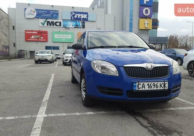 Синій Шкода Фабія, об'ємом двигуна 1.39 л та пробігом 196 тис. км за 4100 $, фото 1 на Automoto.ua