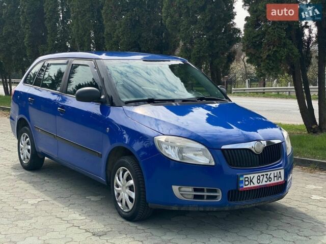Синий Шкода Фабия, объемом двигателя 1.42 л и пробегом 274 тыс. км за 4450 $, фото 1 на Automoto.ua