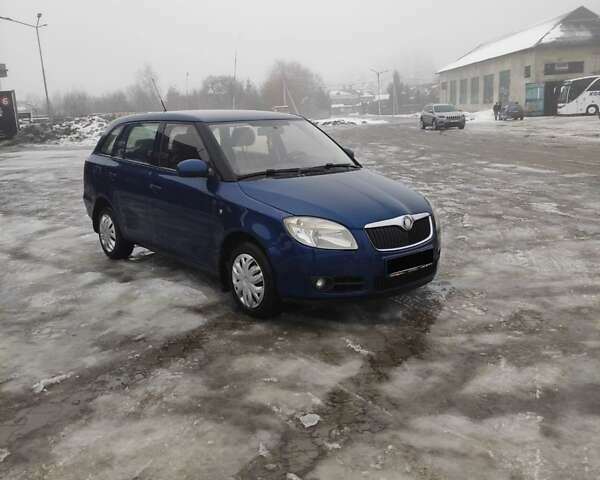 Синий Шкода Фабия, объемом двигателя 1.39 л и пробегом 219 тыс. км за 4349 $, фото 1 на Automoto.ua