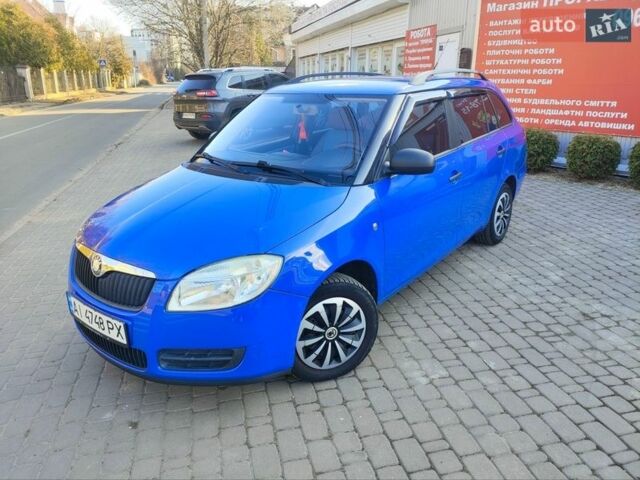 Синий Шкода Фабия, объемом двигателя 1.2 л и пробегом 155 тыс. км за 4000 $, фото 1 на Automoto.ua