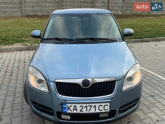 Синий Шкода Фабия, объемом двигателя 1.39 л и пробегом 270 тыс. км за 3600 $, фото 1 на Automoto.ua