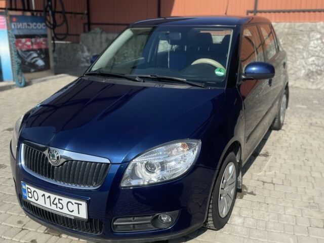Синий Шкода Фабия, объемом двигателя 1.2 л и пробегом 203 тыс. км за 4400 $, фото 1 на Automoto.ua