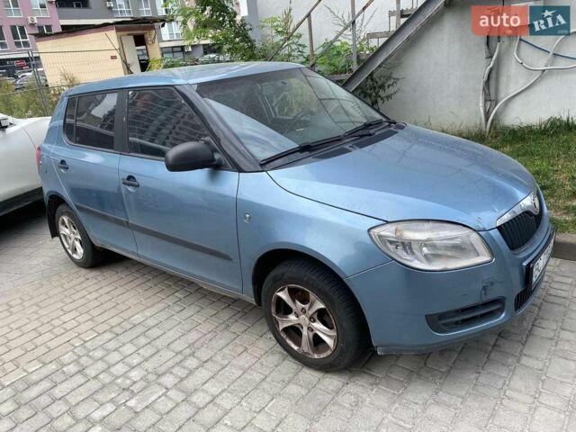 Синий Шкода Фабия, объемом двигателя 1.39 л и пробегом 184 тыс. км за 3500 $, фото 1 на Automoto.ua