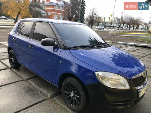 Синий Шкода Фабия, объемом двигателя 1.2 л и пробегом 340 тыс. км за 3000 $, фото 1 на Automoto.ua