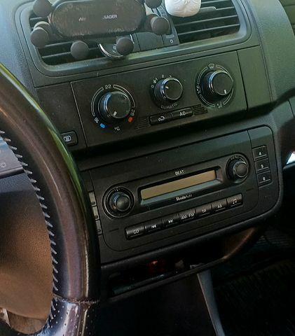 Синій Шкода Фабія, об'ємом двигуна 1.4 л та пробігом 322 тис. км за 3200 $, фото 1 на Automoto.ua