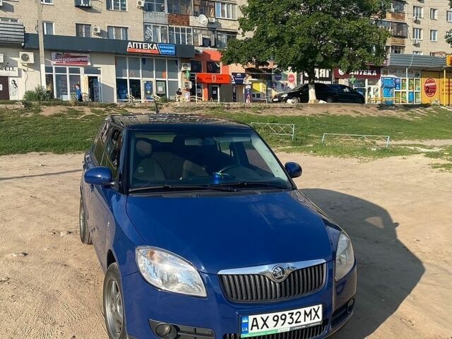 Синий Шкода Фабия, объемом двигателя 1.39 л и пробегом 329 тыс. км за 4100 $, фото 1 на Automoto.ua