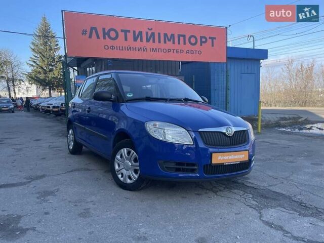 Синий Шкода Фабия, объемом двигателя 1.4 л и пробегом 195 тыс. км за 6900 $, фото 1 на Automoto.ua