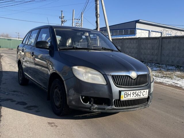 Синий Шкода Фабия, объемом двигателя 0 л и пробегом 258 тыс. км за 2300 $, фото 1 на Automoto.ua