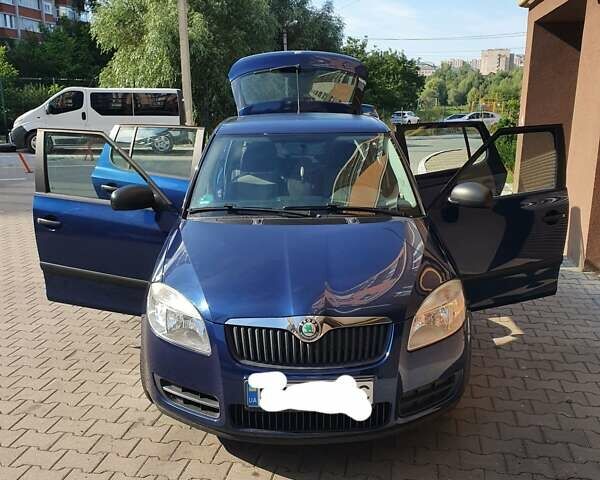 Синий Шкода Фабия, объемом двигателя 1.2 л и пробегом 141 тыс. км за 4555 $, фото 1 на Automoto.ua