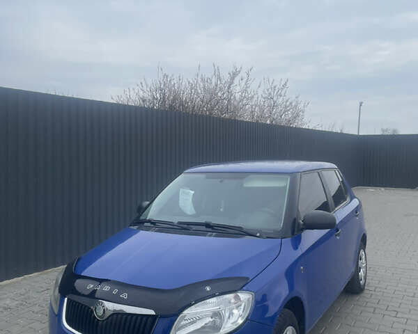 Синий Шкода Фабия, объемом двигателя 1.2 л и пробегом 170 тыс. км за 3000 $, фото 1 на Automoto.ua