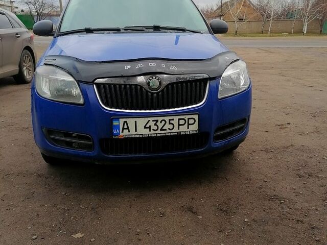 Синий Шкода Фабия, объемом двигателя 1.2 л и пробегом 111 тыс. км за 4200 $, фото 1 на Automoto.ua