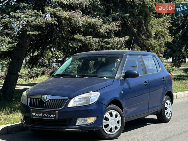 Синий Шкода Фабия, объемом двигателя 1.39 л и пробегом 218 тыс. км за 4500 $, фото 1 на Automoto.ua