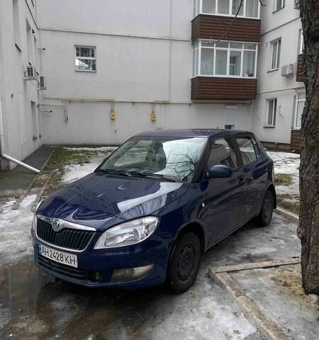 Синий Шкода Фабия, объемом двигателя 1.39 л и пробегом 200 тыс. км за 2750 $, фото 1 на Automoto.ua