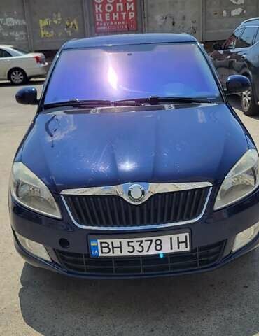 Синий Шкода Фабия, объемом двигателя 1.39 л и пробегом 156 тыс. км за 4100 $, фото 1 на Automoto.ua