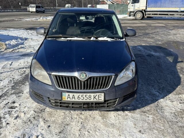 Синий Шкода Фабия, объемом двигателя 1.4 л и пробегом 320 тыс. км за 3300 $, фото 1 на Automoto.ua