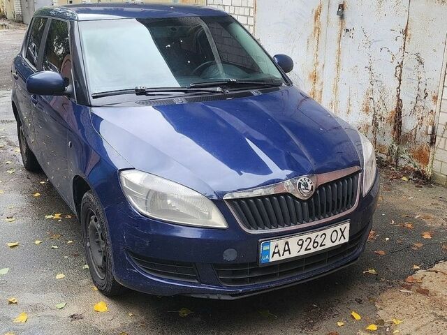 Синій Шкода Фабія, об'ємом двигуна 1.4 л та пробігом 285 тис. км за 3100 $, фото 1 на Automoto.ua