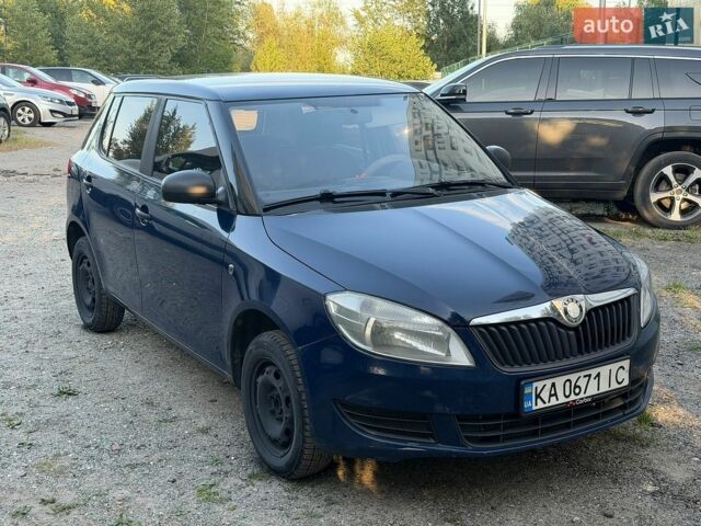 Синій Шкода Фабія, об'ємом двигуна 1.2 л та пробігом 300 тис. км за 3100 $, фото 1 на Automoto.ua