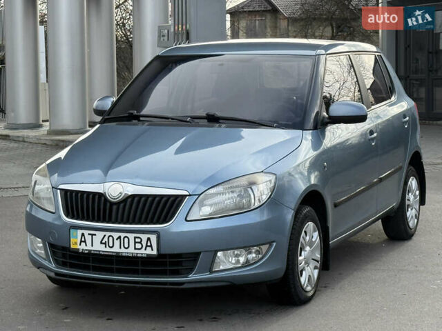 Синій Шкода Фабія, об'ємом двигуна 1.4 л та пробігом 257 тис. км за 4500 $, фото 1 на Automoto.ua