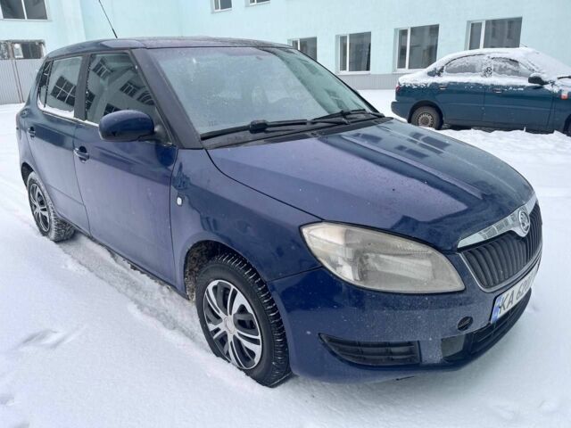 Синий Шкода Фабия, объемом двигателя 1.4 л и пробегом 400 тыс. км за 2850 $, фото 1 на Automoto.ua