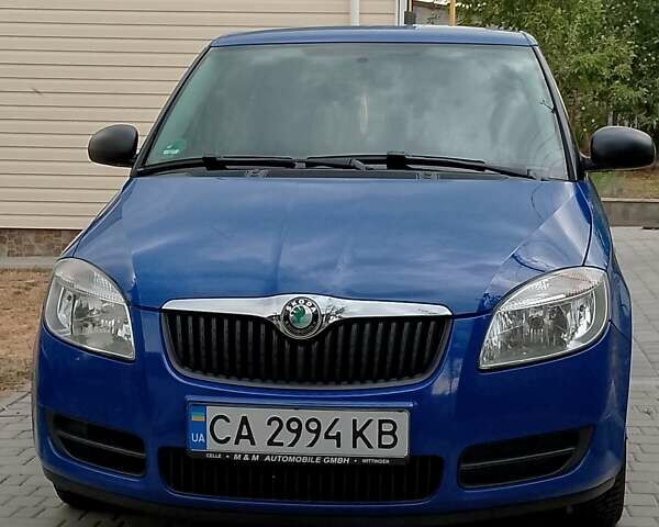 Синий Шкода Фабия, объемом двигателя 1.2 л и пробегом 178 тыс. км за 4800 $, фото 1 на Automoto.ua