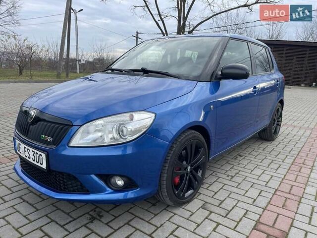 Синий Шкода Фабия, объемом двигателя 1.4 л и пробегом 142 тыс. км за 7899 $, фото 1 на Automoto.ua
