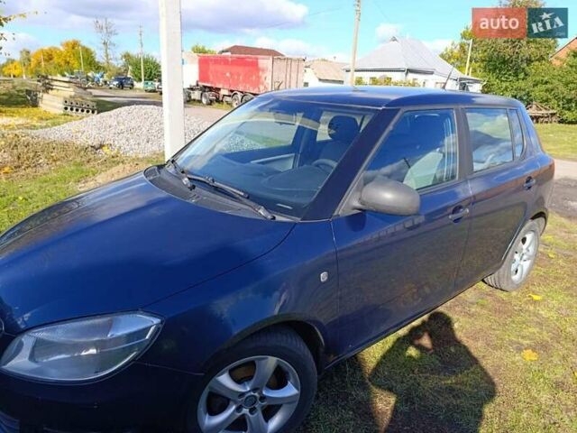 Синій Шкода Фабія, об'ємом двигуна 1.6 л та пробігом 345 тис. км за 5200 $, фото 1 на Automoto.ua