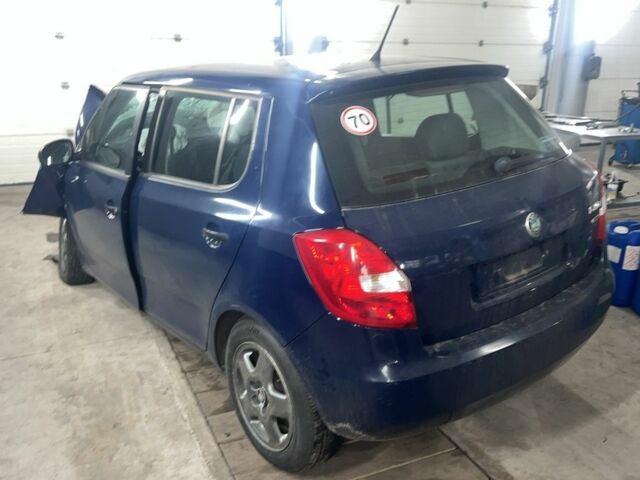 Синій Шкода Фабія, об'ємом двигуна 0 л та пробігом 200 тис. км за 2200 $, фото 1 на Automoto.ua