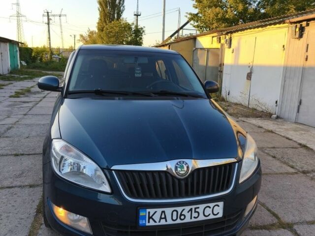 Синий Шкода Фабия, объемом двигателя 1.4 л и пробегом 225 тыс. км за 4816 $, фото 1 на Automoto.ua