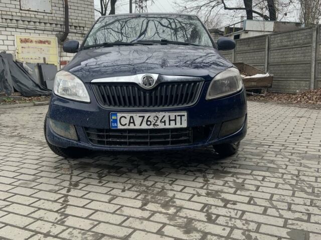 Синий Шкода Фабия, объемом двигателя 1.2 л и пробегом 298 тыс. км за 3600 $, фото 1 на Automoto.ua
