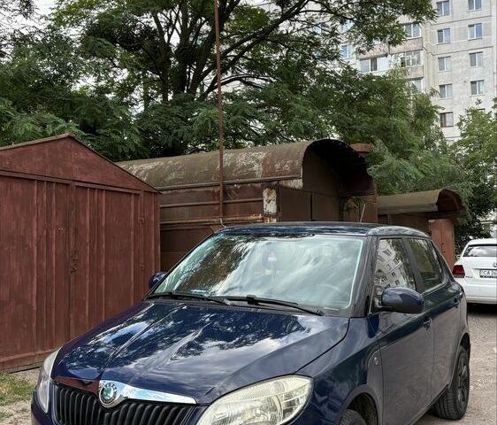 Синій Шкода Фабія, об'ємом двигуна 1.4 л та пробігом 152 тис. км за 3450 $, фото 1 на Automoto.ua