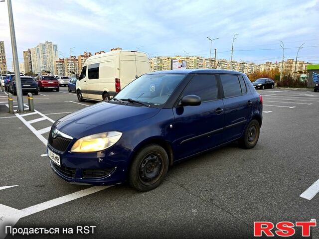 Синій Шкода Фабія, об'ємом двигуна 1.4 л та пробігом 335 тис. км за 3500 $, фото 1 на Automoto.ua