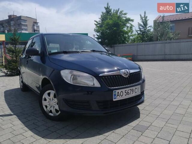 Синий Шкода Фабия, объемом двигателя 1.2 л и пробегом 228 тыс. км за 4800 $, фото 1 на Automoto.ua